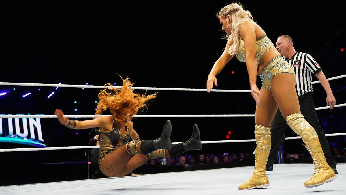 Becky Lynch vs. Charlotte Flair – Evolution 2018, Last Woman Standing