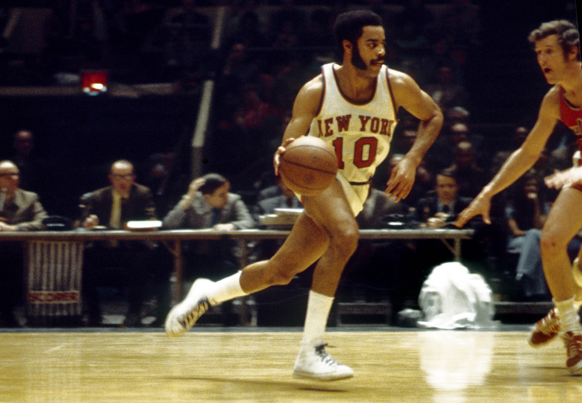 New York Knicks guard Walt Frazier (10)